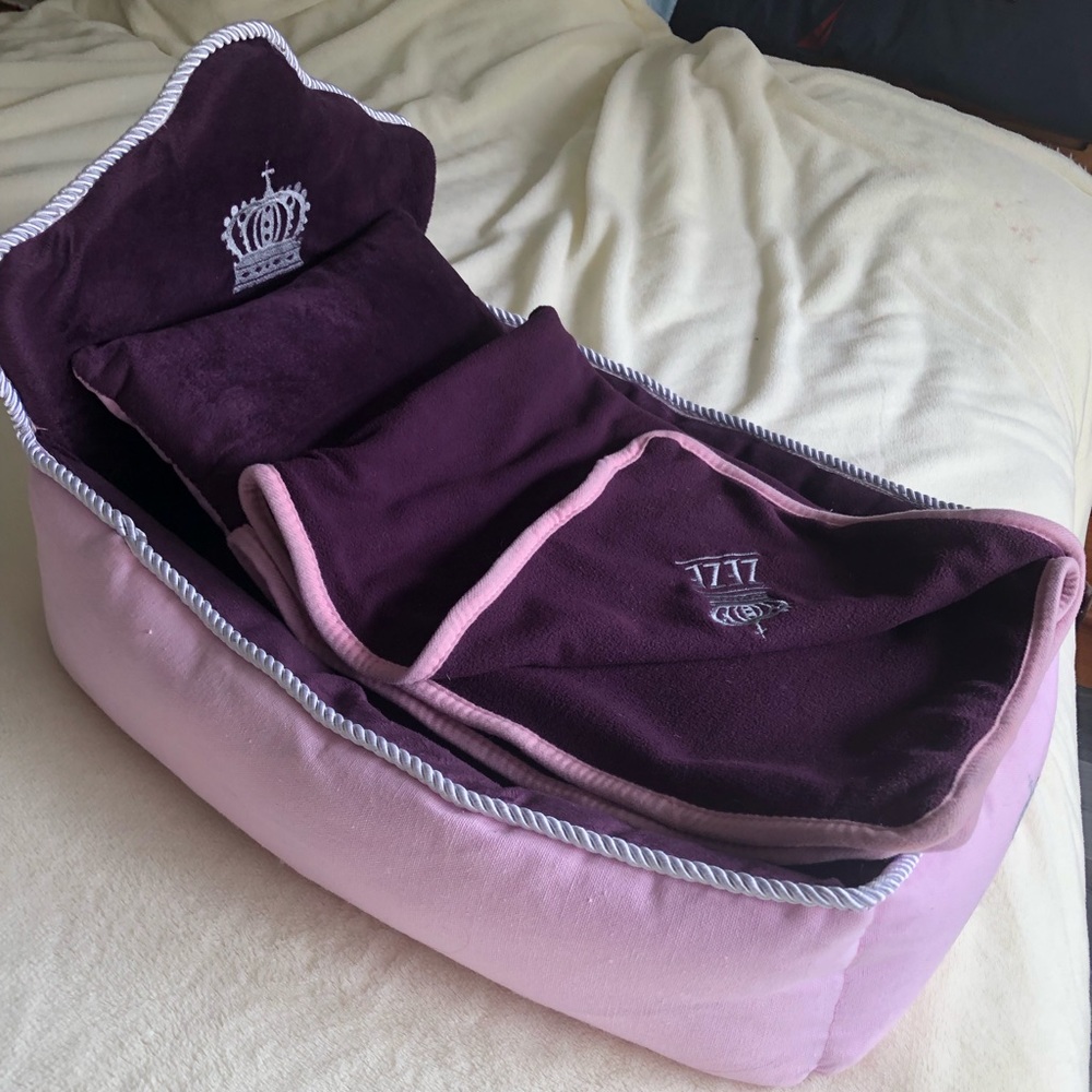 Bed For Small Size Dog.